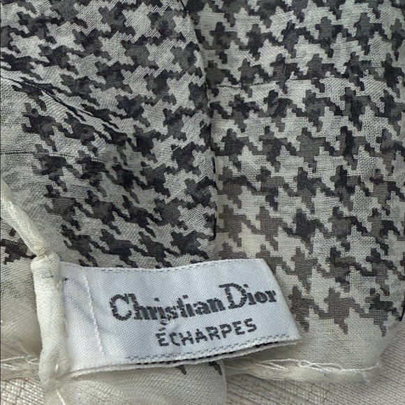 Vintage Christian Dior Houndstooth Scarf /wrap with Green Rose - Picture 6 of 8